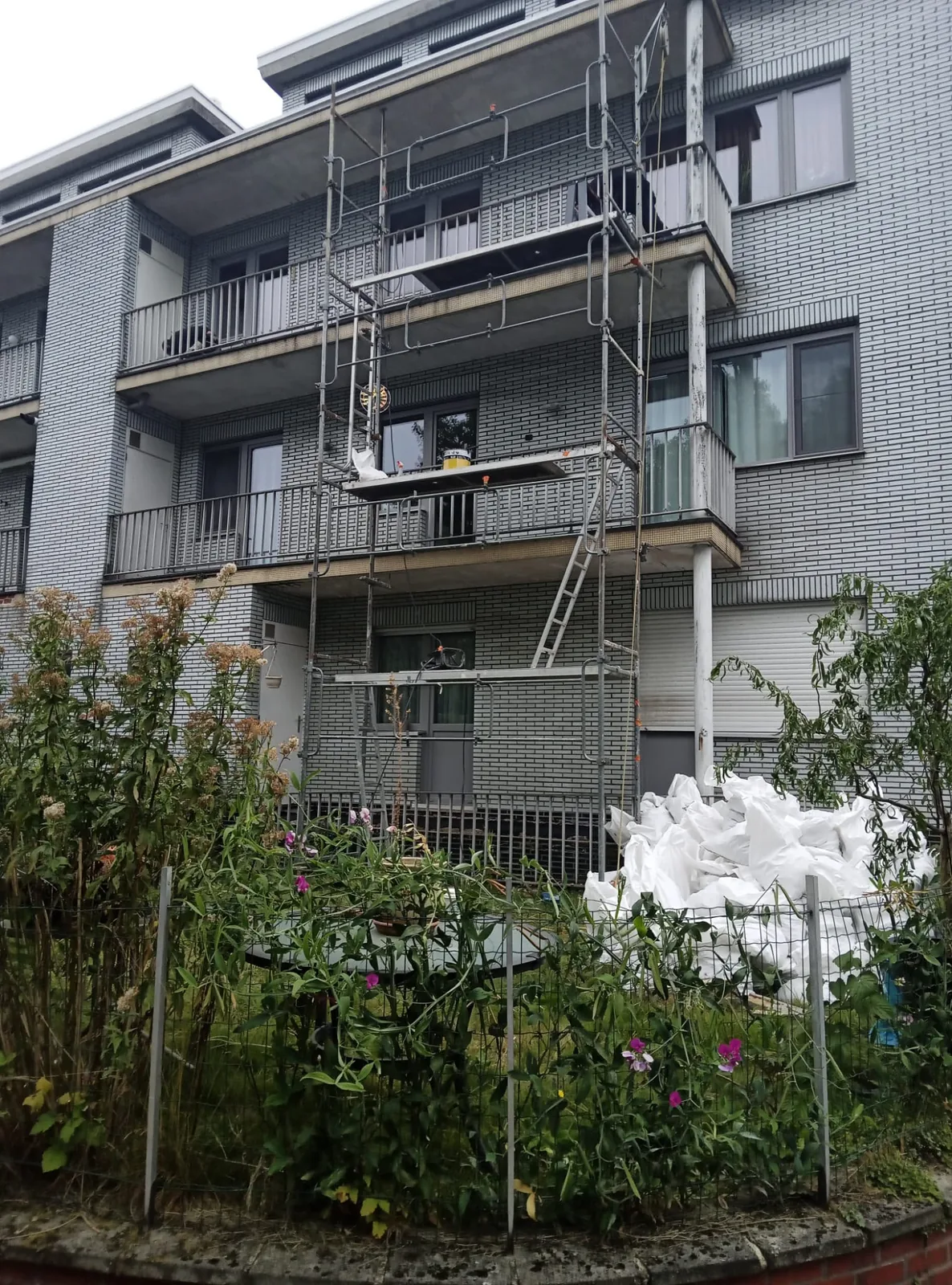 Vue générale du chantier de balcon