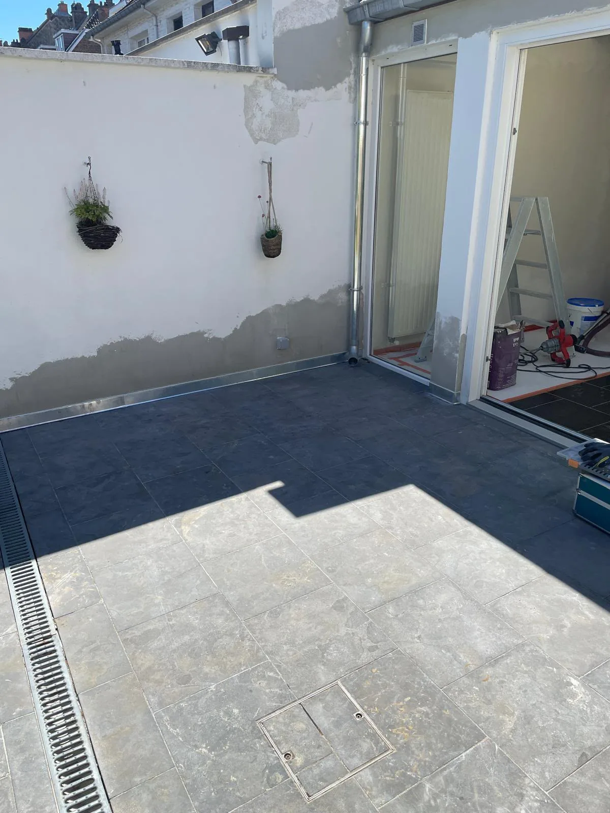 Terrasse carrelée après les travaux